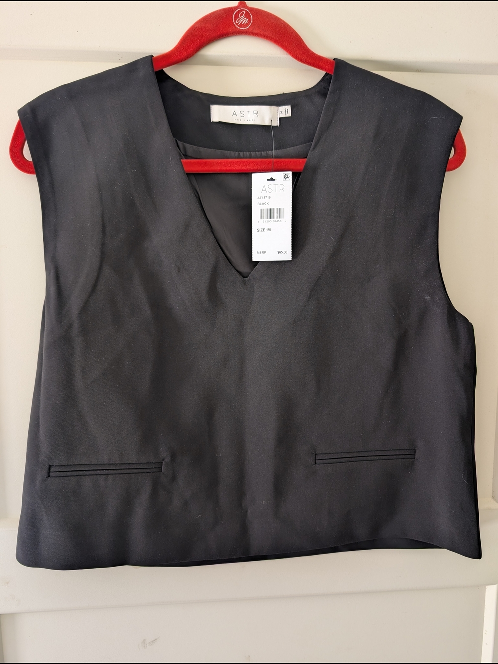 ASTR Black V-Neck Sleeveless Top